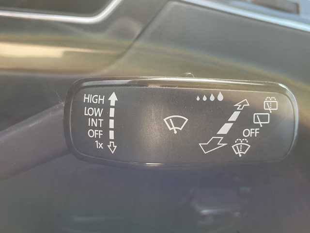 フォルクスワーゲン ティグアン TSI Rライン 道央・札幌 2017(平29)年 5.5万km オリックスホワイトパールエフェクト ・ワンオーナー/・純正ナビ/・CD&DVD&SD&USB&AUX&フルセグTV/・Bluetooth接続/・アラウンドビューカメラ/・フロントモニタリングシステム/・アダプティブクルーズコントロール/・ブラインドスポットモニター/・レーンキープアシスト/・LEDオートライト/・ダイナミックライトアシスト/・ステアリングスイッチ/・ビルトインETC/・パーキングアシスト/・電動パーキング/・MTモード付AT/パドルシフト/・前後ドライブレコーダー/・100V電源/・積込夏タイヤ純正AWセット/・保証書/取扱説明書/・スマートキー/・スペアキー