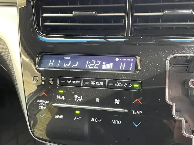 トヨタ エスティマ ハイブリッド アエラス プレミアム G 岩手県 2016(平28)年 11.9万km スパークリングブラックパールクリスタルシャイン ４WD/両側パワースライドドア/リアエアコン/電動格納サードシート/D席パワーシート/プリクラッシュセーフティ/レーンアシスト/クルーズコントロール/バックカメラ/横滑り防止装置/先行車発進告知機能/アイドリングストップ/オートハイビーム/オートライト/パワーバックドア/純正ナビ/純正LEDヘッドライト/シートヒーター/オットマン/ドライブレコーダー/ETC/社外１７インチアルミホイール/AC100V電源