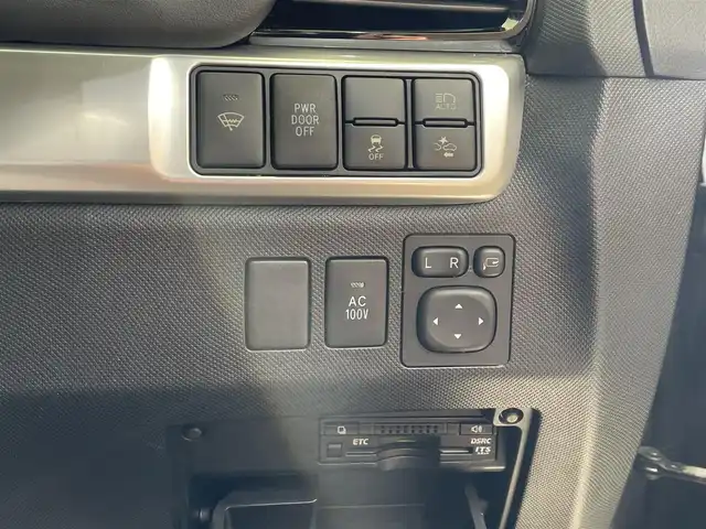 トヨタ エスティマ ハイブリッド アエラス プレミアム G 岩手県 2016(平28)年 11.9万km スパークリングブラックパールクリスタルシャイン ４WD/両側パワースライドドア/リアエアコン/電動格納サードシート/D席パワーシート/プリクラッシュセーフティ/レーンアシスト/クルーズコントロール/バックカメラ/横滑り防止装置/先行車発進告知機能/アイドリングストップ/オートハイビーム/オートライト/パワーバックドア/純正ナビ/純正LEDヘッドライト/シートヒーター/オットマン/ドライブレコーダー/ETC/社外１７インチアルミホイール/AC100V電源