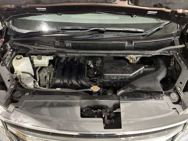 日産 セレナ HWS S HV Vセレ +Sefty 新潟県 2016(平28)年 4.8万km インペリアルアンバーP エマージェンシーブレーキ/フリップダウンモニター/純正ナビ/　CD/DVD/Bluetooth/フルセグTV/アラウンドビューモニター/両側パワースライドドア/クルーズコントロール/オートライト/純正16インチアルミホイール/電格ミラー/ウィンカーミラー/スマートキー/ビルトインETC