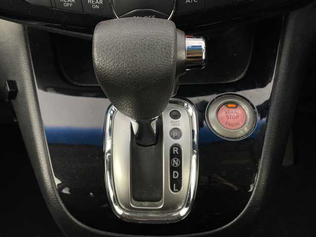 日産 セレナ HWS S HV Vセレ +Sefty 新潟県 2016(平28)年 4.8万km インペリアルアンバーP エマージェンシーブレーキ/フリップダウンモニター/純正ナビ/　CD/DVD/Bluetooth/フルセグTV/アラウンドビューモニター/両側パワースライドドア/クルーズコントロール/オートライト/純正16インチアルミホイール/電格ミラー/ウィンカーミラー/スマートキー/ビルトインETC