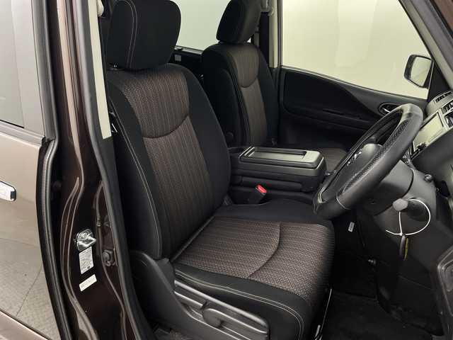 日産 セレナ HWS S HV Vセレ +Sefty 新潟県 2016(平28)年 4.8万km インペリアルアンバーP エマージェンシーブレーキ/フリップダウンモニター/純正ナビ/　CD/DVD/Bluetooth/フルセグTV/アラウンドビューモニター/両側パワースライドドア/クルーズコントロール/オートライト/純正16インチアルミホイール/電格ミラー/ウィンカーミラー/スマートキー/ビルトインETC