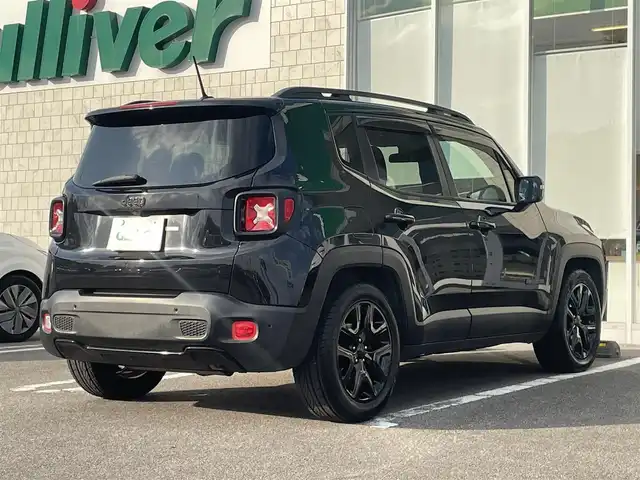 クライスラー・ジープ ジープ レネゲード ブラックエディション 宮崎県 2016(平28)年 8.7万km 黒 純正ディスプレイオーディオ/　AM FM USB　AUX/バックカメラ/ETC車載器/限定専用色のカーボンブラックメタリック/専用ファブリックシート/グロスブラックのアクセント/Beatsオーディオシステム/専用18インチアルミ/クルーズコントロール/ウィンカーミラー/ルーフレール/ブラックインテリア