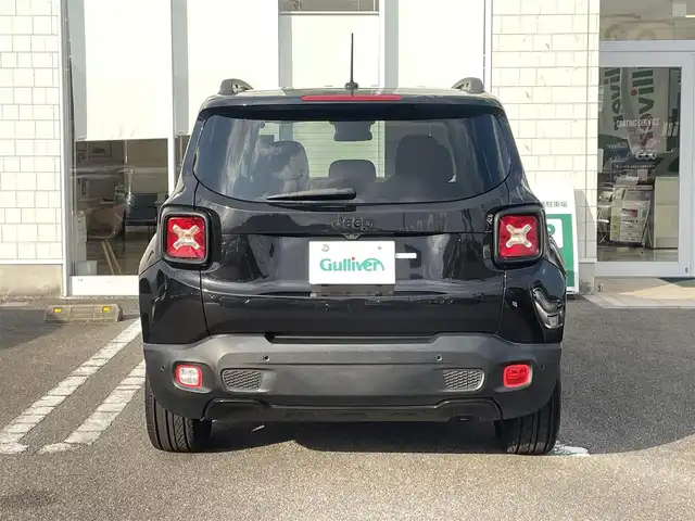 クライスラー・ジープ ジープ レネゲード ブラックエディション 宮崎県 2016(平28)年 8.7万km 黒 純正ディスプレイオーディオ/　AM FM USB　AUX/バックカメラ/ETC車載器/限定専用色のカーボンブラックメタリック/専用ファブリックシート/グロスブラックのアクセント/Beatsオーディオシステム/専用18インチアルミ/クルーズコントロール/ウィンカーミラー/ルーフレール/ブラックインテリア