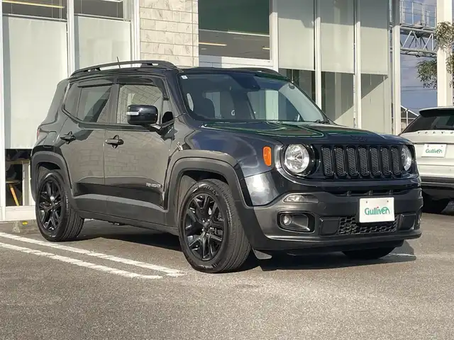 クライスラー・ジープ ジープ レネゲード ブラックエディション 宮崎県 2016(平28)年 8.7万km 黒 純正ディスプレイオーディオ/　AM FM USB　AUX/バックカメラ/ETC車載器/限定専用色のカーボンブラックメタリック/専用ファブリックシート/グロスブラックのアクセント/Beatsオーディオシステム/専用18インチアルミ/クルーズコントロール/ウィンカーミラー/ルーフレール/ブラックインテリア