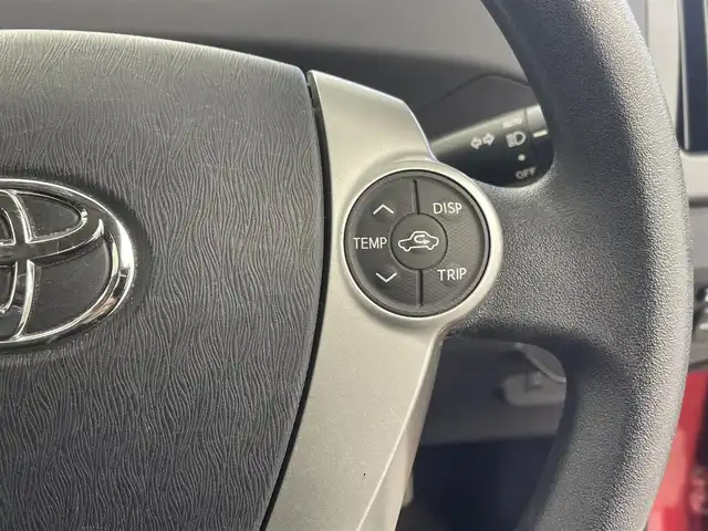 トヨタ プリウス S 群馬県 2013(平25)年 4.6万km レッドマイカメタリック 純正７インチナビ　バックカメラ　ＨＩＤオートライト　純正１５インチアルミホイール　ステアリングリモコン　前後ドライブレコーダー　ＥＴＣ　スマートキー　プッシュスタート　盗難防止装置　ＡＢＳ　禁煙車