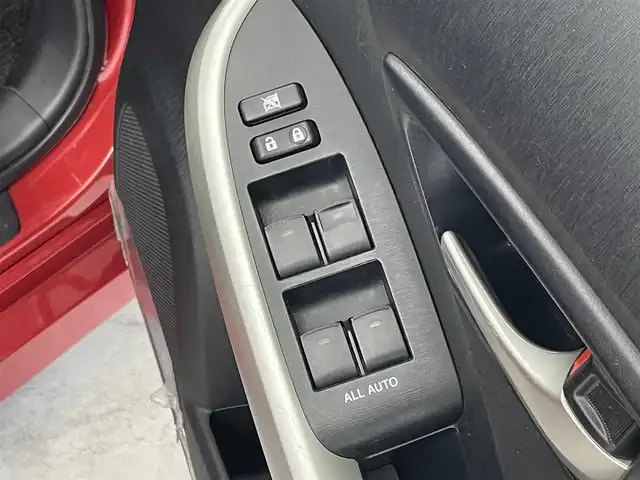 トヨタ プリウス S 群馬県 2013(平25)年 4.6万km レッドマイカメタリック 純正７インチナビ　バックカメラ　ＨＩＤオートライト　純正１５インチアルミホイール　ステアリングリモコン　前後ドライブレコーダー　ＥＴＣ　スマートキー　プッシュスタート　盗難防止装置　ＡＢＳ　禁煙車