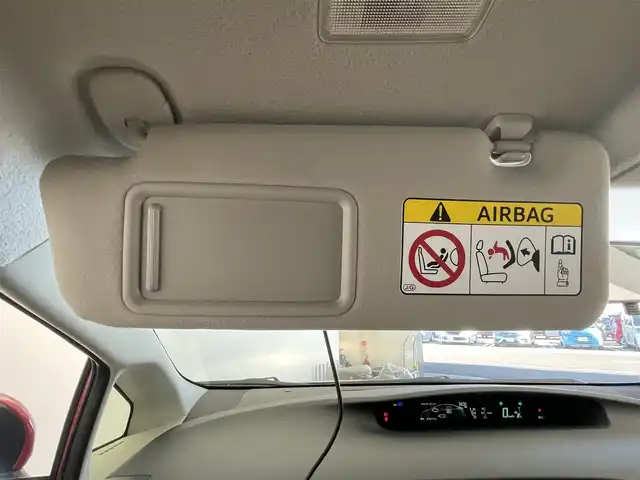 トヨタ プリウス S 群馬県 2013(平25)年 4.6万km レッドマイカメタリック 純正７インチナビ　バックカメラ　ＨＩＤオートライト　純正１５インチアルミホイール　ステアリングリモコン　前後ドライブレコーダー　ＥＴＣ　スマートキー　プッシュスタート　盗難防止装置　ＡＢＳ　禁煙車