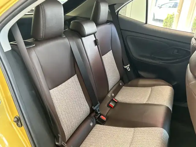 トヨタ ヤリスクロス ハイブリッド Z 埼玉県 2020(令2)年 3.3万km ブラックマイカ/ブラスゴールドメタリック 2トーン セーフティセンス/純正8インチナビ/　　Bluetooth/USB/100V電源/全方位モニター/駐車支援システム/コーナーセンサー/前席シートヒーター/レーダークルーズコントロール/レーンキープアシスト/アイドリングストップ/電動リアゲート/運転席パワーシート/オートマチックハイビーム/純正18インチアルミホイール/プッシュスタート/スマートキー/ETC/禁煙車