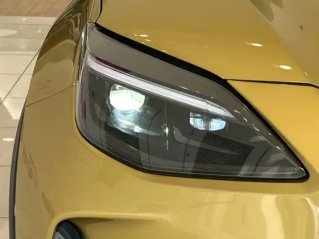 トヨタ ヤリスクロス ハイブリッド Z 埼玉県 2020(令2)年 3.3万km ブラックマイカ/ブラスゴールドメタリック 2トーン セーフティセンス/純正8インチナビ/　　Bluetooth/USB/100V電源/全方位モニター/駐車支援システム/コーナーセンサー/前席シートヒーター/レーダークルーズコントロール/レーンキープアシスト/アイドリングストップ/電動リアゲート/運転席パワーシート/オートマチックハイビーム/純正18インチアルミホイール/プッシュスタート/スマートキー/ETC/禁煙車