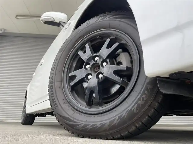 トヨタ プリウス S 茨城県 2015(平27)年 9.5万km ホワイトパールクリスタルシャイン (株)IDOMが運営する【じしゃロン水戸店】の自社ローン専用車両になりますこちらは現金またはオートローンご利用時の価格です。自社ローンご希望の方は別途その旨お申付け下さい/社外ナビ/バックカメラ/フルセグテレビ/ETC