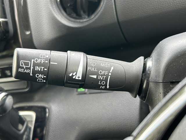 ホンダ Ｎ ＢＯＸ カスタム G EX ターボ ホンダセンシング 静岡県 2017(平29)年 4.6万km プレミアムホワイトパールⅡ ターボ車/純正８インチプレミアムインターナビ/（AM/FM/CD/DVD/BT)/フルセグTV/バックカメラ /両側パワースライドドア /レーダークルーズコントロール/ビルトインETC/ハーフレザーシート/ホンダセンシング /衝突被害軽減システム/レーンキープアシスト/横滑り防止装置/スマートキー/プッシュスタート/パドルシフト/電格ミラー/無限グリル/LEDヘッドライト/スペアキー×１/アイドリングストップ/ドアバイザー /純正１５インチアルミホイール/保証書