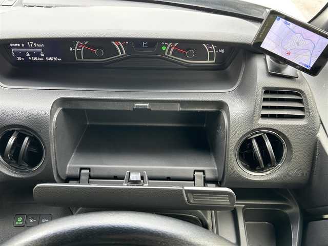 ホンダ Ｎ ＢＯＸ カスタム G EX ターボ ホンダセンシング 静岡県 2017(平29)年 4.6万km プレミアムホワイトパールⅡ ターボ車/純正８インチプレミアムインターナビ/（AM/FM/CD/DVD/BT)/フルセグTV/バックカメラ /両側パワースライドドア /レーダークルーズコントロール/ビルトインETC/ハーフレザーシート/ホンダセンシング /衝突被害軽減システム/レーンキープアシスト/横滑り防止装置/スマートキー/プッシュスタート/パドルシフト/電格ミラー/無限グリル/LEDヘッドライト/スペアキー×１/アイドリングストップ/ドアバイザー /純正１５インチアルミホイール/保証書