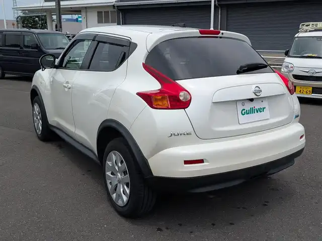 日産 ジューク 15RX タイプV 福井県 2012(平24)年 12.1万km ブリリアントホワイトパール キセノンヘッドライト/Fフォグ/ETC/バックカメラ/パナソニック7インチHDDナビ（CD/DVD/BT/iPod）/フルセグテレビ/盗難防止装置/ダブルエアバッグ/純正フロアマット/保証書・取説/スマートキー/純正ホイルキャップ