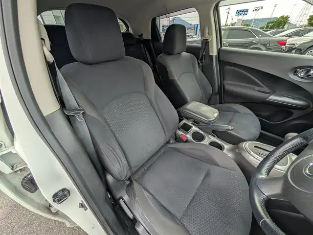 日産 ジューク 15RX タイプV 福井県 2012(平24)年 12.1万km ブリリアントホワイトパール キセノンヘッドライト/Fフォグ/ETC/バックカメラ/パナソニック7インチHDDナビ（CD/DVD/BT/iPod）/フルセグテレビ/盗難防止装置/ダブルエアバッグ/純正フロアマット/保証書・取説/スマートキー/純正ホイルキャップ