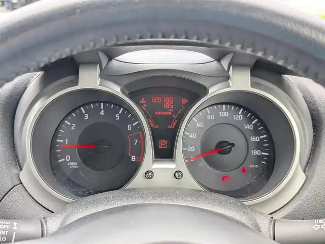 日産 ジューク 15RX タイプV 福井県 2012(平24)年 12.1万km ブリリアントホワイトパール キセノンヘッドライト/Fフォグ/ETC/バックカメラ/パナソニック7インチHDDナビ（CD/DVD/BT/iPod）/フルセグテレビ/盗難防止装置/ダブルエアバッグ/純正フロアマット/保証書・取説/スマートキー/純正ホイルキャップ