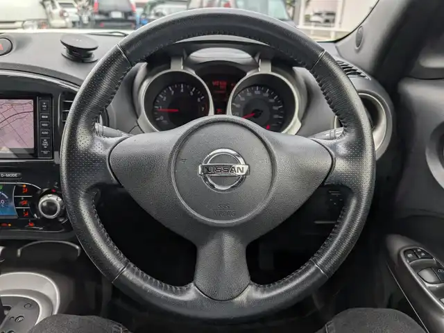 日産 ジューク 15RX タイプV 福井県 2012(平24)年 12.1万km ブリリアントホワイトパール キセノンヘッドライト/Fフォグ/ETC/バックカメラ/パナソニック7インチHDDナビ（CD/DVD/BT/iPod）/フルセグテレビ/盗難防止装置/ダブルエアバッグ/純正フロアマット/保証書・取説/スマートキー/純正ホイルキャップ