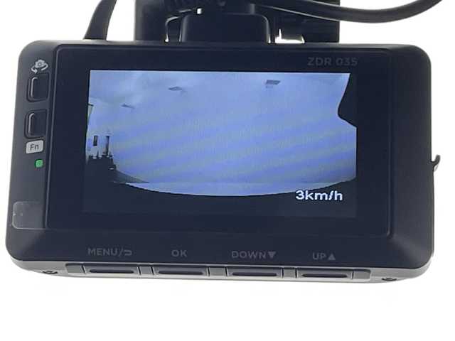 トヨタ ハリアー エレガンス 熊本県 2017(平29)年 6.9万km ホワイトパールクリスタルシャイン 禁煙車　/純正ナビ（ＣＤ・ＤＶＤ・フルセグ・ＢＴ・ＳＤ）/バックカメラ　/ビルトインＥＴＣ　/社外前後ドライブレコーダー　/前後クリアランスソナー　/運転席パワーシート　/トヨタセーフティーセンス/・プリクラッシュセーフティ/・レーンディパーチャーアラート/・レーダークルーズコントロール/・オートマチックハイビーム/横滑り防止/アイドリングストップ/オートブレーキホールド/ハーフレザーシート/純正フロアマット/純正１８インチAW/オートライト/EDヘッドライト/フォグライト/スマートキー/プッシュスタート/スペアキー1本/保証書/取扱説明書