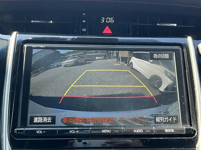 トヨタ ハリアー エレガンス 島根県 2017(平29)年 7万km ホワイトパールクリスタルシャイン 禁煙車　/純正ナビ（ＣＤ・ＤＶＤ・フルセグ・ＢＴ・ＳＤ）/バックカメラ　/ビルトインＥＴＣ　/社外前後ドライブレコーダー　/前後クリアランスソナー　/運転席パワーシート　/トヨタセーフティーセンス/・プリクラッシュセーフティ/・レーンディパーチャーアラート/・レーダークルーズコントロール/・オートマチックハイビーム/横滑り防止/アイドリングストップ/オートブレーキホールド/ハーフレザーシート/純正フロアマット/純正１８インチAW/オートライト/EDヘッドライト/フォグライト/スマートキー/プッシュスタート/スペアキー1本/保証書/取扱説明書