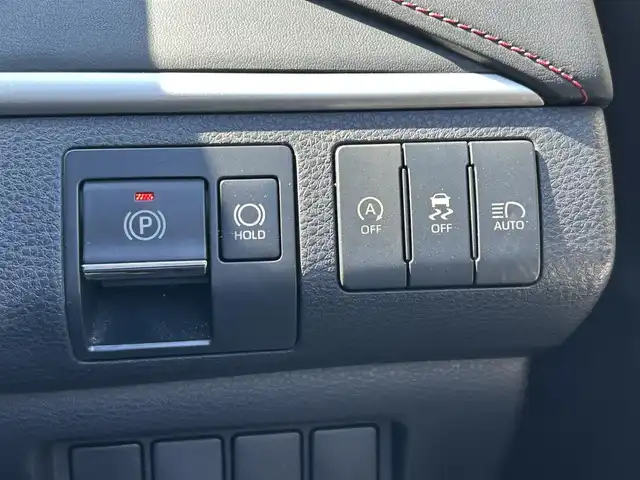 トヨタ ハリアー エレガンス 島根県 2017(平29)年 7万km ホワイトパールクリスタルシャイン 禁煙車　/純正ナビ（ＣＤ・ＤＶＤ・フルセグ・ＢＴ・ＳＤ）/バックカメラ　/ビルトインＥＴＣ　/社外前後ドライブレコーダー　/前後クリアランスソナー　/運転席パワーシート　/トヨタセーフティーセンス/・プリクラッシュセーフティ/・レーンディパーチャーアラート/・レーダークルーズコントロール/・オートマチックハイビーム/横滑り防止/アイドリングストップ/オートブレーキホールド/ハーフレザーシート/純正フロアマット/純正１８インチAW/オートライト/EDヘッドライト/フォグライト/スマートキー/プッシュスタート/スペアキー1本/保証書/取扱説明書