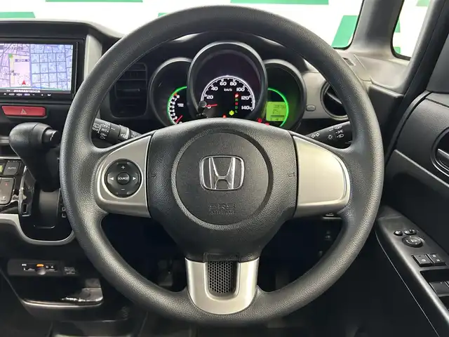 ホンダ Ｎ ＢＯＸ G Lパッケージ 鹿児島県 2016(平28)年 6万km ブリティッシュグリーンP シティブレーキアクティブシステム/アイドリングストップ/片側パワースライドドア/社外SDナビ【CN-R502D】/（CD/DVD/フルセグ/Bluetooth/SD）/バックカメラ/ETC/社外前後ドライブレコーダー【CSD-790FHG】/ステアリングリモコン/チップアップシート/ヘッドライトレベライザー/電動格納ドアミラー/ECONスイッチ/後席ロール式サンシェード/横滑り防止装置/盗難防止装置/社外フロアマット/純正ドアバイザー