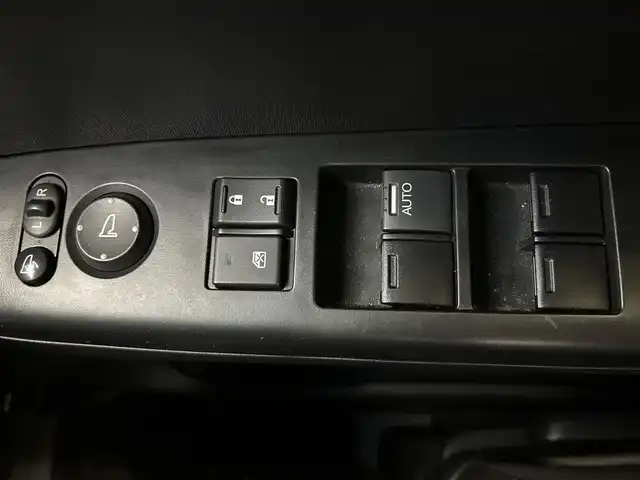 ホンダ Ｎ ＢＯＸ G Lパッケージ 鹿児島県 2016(平28)年 6万km ブリティッシュグリーンP シティブレーキアクティブシステム/アイドリングストップ/片側パワースライドドア/社外SDナビ【CN-R502D】/（CD/DVD/フルセグ/Bluetooth/SD）/バックカメラ/ETC/社外前後ドライブレコーダー【CSD-790FHG】/ステアリングリモコン/チップアップシート/ヘッドライトレベライザー/電動格納ドアミラー/ECONスイッチ/後席ロール式サンシェード/横滑り防止装置/盗難防止装置/社外フロアマット/純正ドアバイザー