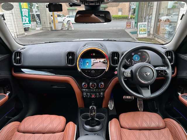 ＭＩＮＩ ＢＭＷ ミニ クロスオーバー クーパー D 東京都 2023(令5)年 2.8万km パールⅡ 登録時走行27885km/ワンオーナー/プレミアムプラスライン/パーキングアシスト/パークディスタンスコントロール（前後）/ツートンルーフ/モルトブラウンダイヤモンドステッチ入革シート/前席シートヒーター/純正HDDナビ/社外フルセグTV/バックカメラ/パワーバックドア/おくだけ充電/ルームミラー内蔵ETC/前後ドライブレコーダー/LEDライト/スマートキー/ルーフレール/USB端子/保証書・取説/スペアキー