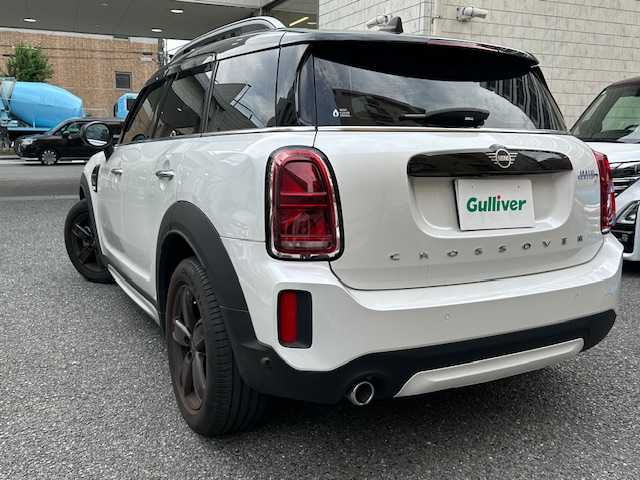 ＭＩＮＩ ＢＭＷ ミニ クロスオーバー クーパー D 東京都 2023(令5)年 2.8万km パールⅡ 登録時走行27885km/ワンオーナー/プレミアムプラスライン/パーキングアシスト/パークディスタンスコントロール（前後）/ツートンルーフ/モルトブラウンダイヤモンドステッチ入革シート/前席シートヒーター/純正HDDナビ/社外フルセグTV/バックカメラ/パワーバックドア/おくだけ充電/ルームミラー内蔵ETC/前後ドライブレコーダー/LEDライト/スマートキー/ルーフレール/USB端子/保証書・取説/スペアキー