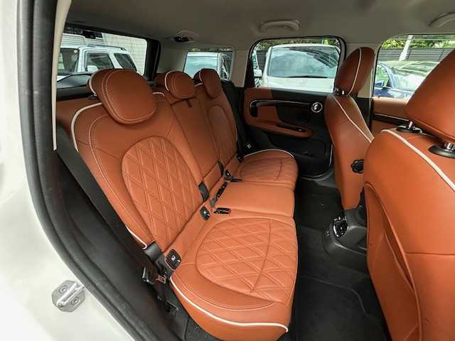 ＭＩＮＩ ＢＭＷ ミニ クロスオーバー クーパー D 東京都 2023(令5)年 2.8万km パールⅡ 登録時走行27885km/ワンオーナー/プレミアムプラスライン/パーキングアシスト/パークディスタンスコントロール（前後）/ツートンルーフ/モルトブラウンダイヤモンドステッチ入革シート/前席シートヒーター/純正HDDナビ/社外フルセグTV/バックカメラ/パワーバックドア/おくだけ充電/ルームミラー内蔵ETC/前後ドライブレコーダー/LEDライト/スマートキー/ルーフレール/USB端子/保証書・取説/スペアキー