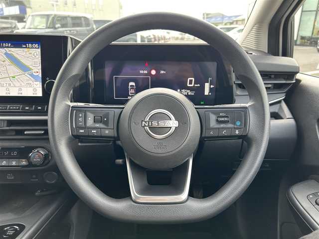 日産 ノート X 愛媛県 2022(令4)年 8万km ホワイト 禁煙車/登録時走行距離：79517km/ETC2.0/メーカーオプション純正ナビ/BT/AM・FM/HDMI/フルセグ/ワイヤレス充電/インテリジェントクルーズコントロール/プロパイロット/ブラインドスポットモニター/オートホールド