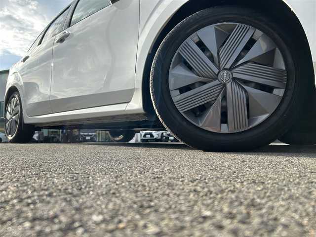 日産 ノート X 愛媛県 2022(令4)年 8万km ホワイト 禁煙車/登録時走行距離：79517km/ETC2.0/メーカーオプション純正ナビ/BT/AM・FM/HDMI/フルセグ/ワイヤレス充電/インテリジェントクルーズコントロール/プロパイロット/ブラインドスポットモニター/オートホールド