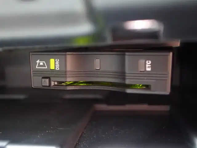 ランドローバー レンジローバーイヴォーク SE 埼玉県 2018(平30)年 4.2万km 黒 オートクルーズコントロール /全方位カメラ/パークセンサー  /MERIDIANスピーカー /純正ナビ /電動リアゲート /Bluetooth /スタットレスタイヤ /スマートキー/USBポート /車線逸脱警告 /ETC /横滑り防止装置