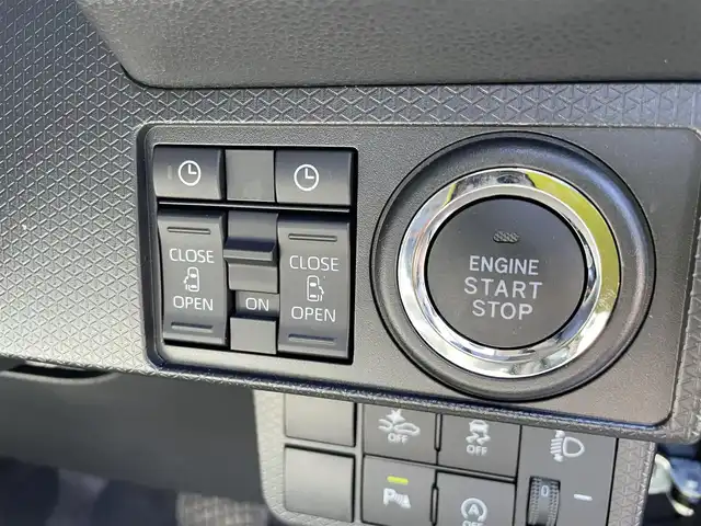 ダイハツ タント ファンクロス 石川県 2023(令5)年 0.2万km クロムグレーメタリック 社外メモリーナビ/フルセグTV/パノラマモニター/LEDヘッドライト/両側パワースライドドア/レーダーブレーキ/オートライト/純正アルミホイール/スマートキー/プッシュスタート/電動ミラー/シートヒーター/保証書
