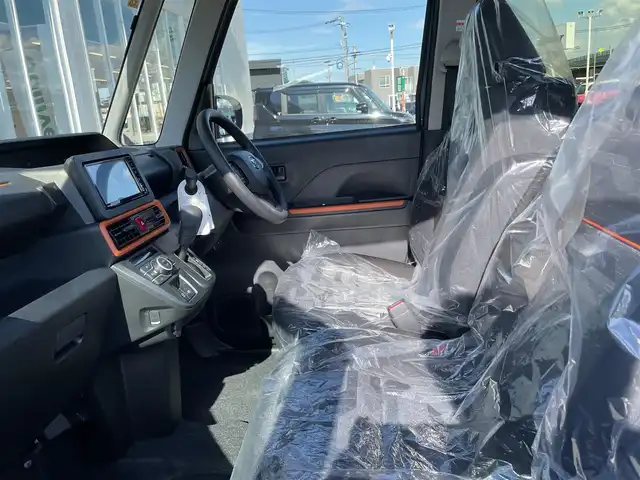 ダイハツ タント ファンクロス 石川県 2023(令5)年 0.2万km クロムグレーメタリック 社外メモリーナビ/フルセグTV/パノラマモニター/LEDヘッドライト/両側パワースライドドア/レーダーブレーキ/オートライト/純正アルミホイール/スマートキー/プッシュスタート/電動ミラー/シートヒーター/保証書