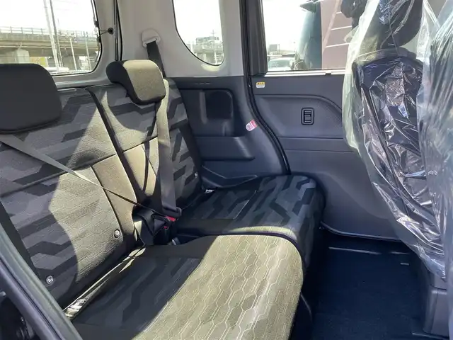ダイハツ タント ファンクロス 石川県 2023(令5)年 0.2万km クロムグレーメタリック 社外メモリーナビ/フルセグTV/パノラマモニター/LEDヘッドライト/両側パワースライドドア/レーダーブレーキ/オートライト/純正アルミホイール/スマートキー/プッシュスタート/電動ミラー/シートヒーター/保証書