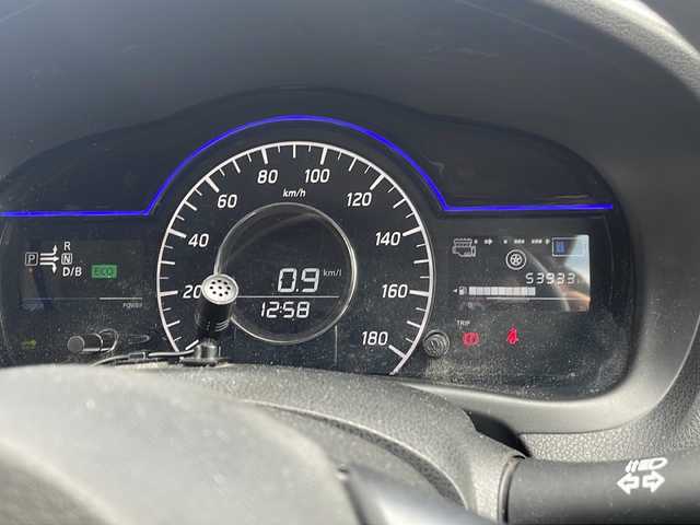 日産 ノート e－パワー X 沖縄県 2017(平29)年 5.4万km スーパーブラック 社外9インチナビ・TV・Bluetooth・CD・DVD/ETC/衝突軽減システム/オートライト/レーンキープアシスト/スマートキー/電動格納ミラー