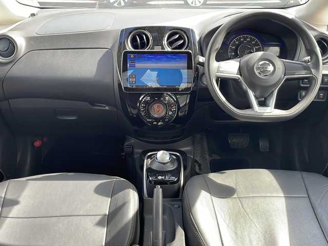 日産 ノート e－パワー X 沖縄県 2017(平29)年 5.4万km スーパーブラック 社外9インチナビ・TV・Bluetooth・CD・DVD/ETC/衝突軽減システム/オートライト/レーンキープアシスト/スマートキー/電動格納ミラー