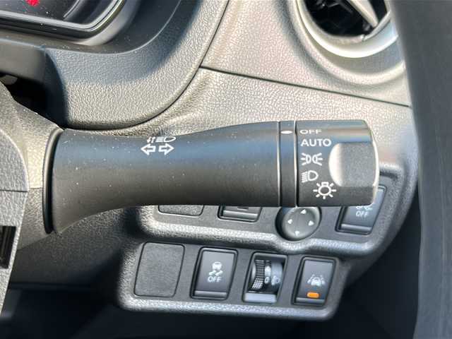 日産 ノート X Vセレクション 広島県 2020(令2)年 5.7万km スーパーブラック 禁煙車/エマージェンシーブレーキ/車線逸脱警報/コーナーセンサー/純正ナビ（MJ120D-W）/・ワンセグ/CD/Bluetooth/SD/AUX/アラウンドビューモニター/インテリジェントルームミラー/ステアリングスイッチ/アイドリングストップ/純正ドアバイザー/ETC/純正ホイール車載（サマータイヤ）/Wエアバック