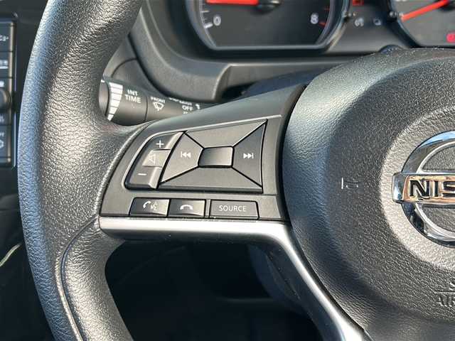 日産 ノート X Vセレクション 広島県 2020(令2)年 5.7万km スーパーブラック 禁煙車/エマージェンシーブレーキ/車線逸脱警報/コーナーセンサー/純正ナビ（MJ120D-W）/・ワンセグ/CD/Bluetooth/SD/AUX/アラウンドビューモニター/インテリジェントルームミラー/ステアリングスイッチ/アイドリングストップ/純正ドアバイザー/ETC/純正ホイール車載（サマータイヤ）/Wエアバック