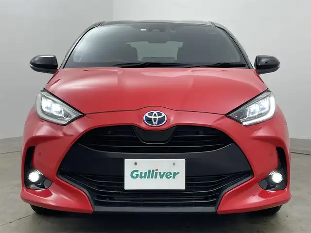 トヨタ ヤリス ハイブリッド Z 岡山県 2020(令2)年 4万km ブラック/コーラルクリスタルシャイン 純正ディスプレイオーディオ　/(BT/Carplay)/レーダークルーズコントロール　/ビルトインＥＴＣ　/シートヒーター　前席/ＬＥＤヘッドライト　/バックカメラ　/純正ドライブレコーダー　前側/コーナーセンサー　前後/オートハイビーム　/アイドリングストップ/禁煙車/スペアキー×1/フォグライト/衝突軽減システム