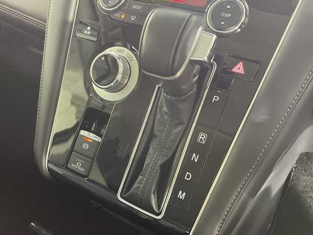 三菱 デリカＤ：５ ジャスパー 神奈川県 2020(令2)年 4.2万km ダイヤモンドブラックマイカ 4WD/ディーゼルターボ/社外SDナビゲーション【CN-PE06WD】/バックカメラ/フルセグ　CD DVD　Bluetooth　SD/両側電動スライドドア/オートストップ＆ゴー/e-アシスト/ブラインドスポットウォーニング/FCM衝突被害軽減ブレーキシステム/誤発進抑制機能/LDW車線逸脱警報システム/オートマチックハイビーム/レーダークルーズコントロール/ハーフレザーシート/革巻きステアリング/パドルシフト/電動パーキングブレーキ/オートブレーキホールド/社外前方ドライブレコーダー/プッシュスタート/スマートキー/純正18インチアルミホイール/LEDヘッドランプ/LEDフロントフォグランプ/オートライト