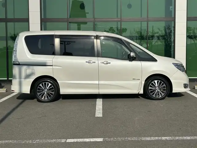 日産 セレナ