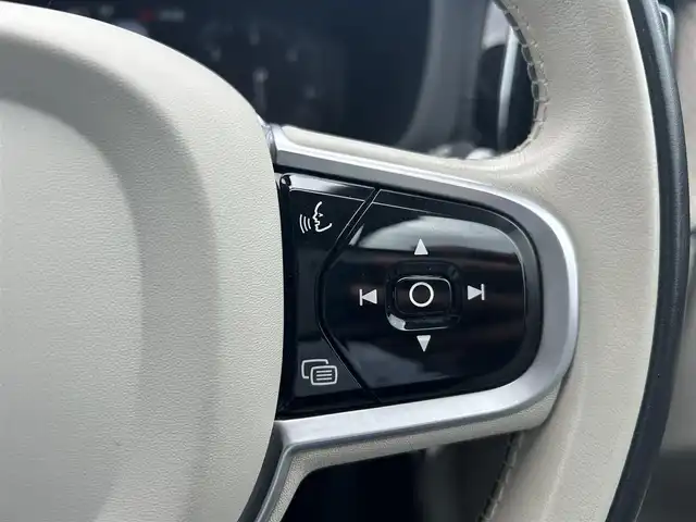 ボルボ ＸＣ６０ D4 AWD インスクリプション 滋賀県 2019(平31)年 2.8万km グレー ハーマンカードンオーディオ/３６０°カメラ/ベージュレザーシート／シートヒーター／ベンチレーション/パワーバックドア/純正ナビ／TV/USB/HUD/LKA/ACC/後席シートヒーター