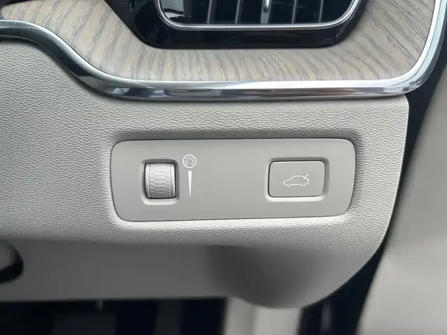 ボルボ ＸＣ６０ D4 AWD インスクリプション 滋賀県 2019(平31)年 2.8万km グレー ハーマンカードンオーディオ/３６０°カメラ/ベージュレザーシート／シートヒーター／ベンチレーション/パワーバックドア/純正ナビ／TV/USB/HUD/LKA/ACC/後席シートヒーター