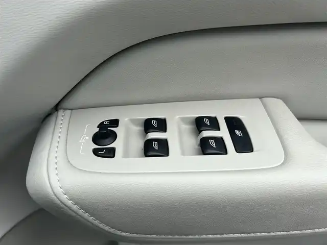 ボルボ ＸＣ６０ D4 AWD インスクリプション 滋賀県 2019(平31)年 2.8万km グレー ハーマンカードンオーディオ/３６０°カメラ/ベージュレザーシート／シートヒーター／ベンチレーション/パワーバックドア/純正ナビ／TV/USB/HUD/LKA/ACC/後席シートヒーター