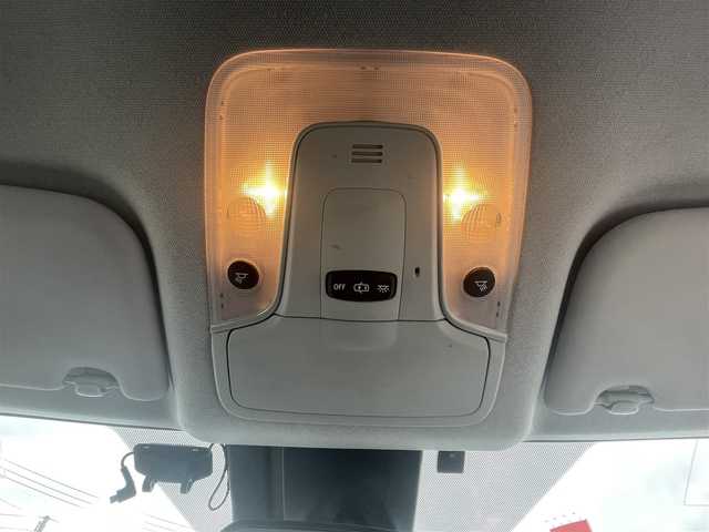トヨタ プリウス S 熊本県 2016(平28)年 10.9万km ホワイトパールクリスタルシャイン (株)IDOMが運営する【じしゃロン熊本店】の自社ローン専用車両になりますこちらは現金またはオートローンご利用時の価格です。自社ローンご希望の方は別途その旨お申付け下さい/純正ナビ　/バックカメラ　/クルーズコントロール　/ビルトインＥＴＣ　/レーンキープアシスト　/オートハイビーム　/ＬＥＤヘッドライト　/プッシュスタート　/スマートキー　/Ｗ＋サイドエアバッグ　/カーテンエアバッグ