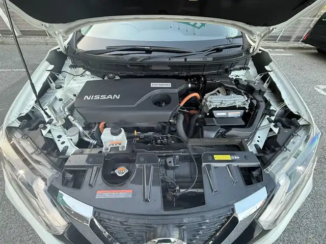日産 エクストレイル ハイブリッド 20Xi 千葉県 2018(平30)年 7.7万km ブリリアントホワイトパール 純正SDナビ/(フルセグTV/CD/DVD/Bluetooth)/レーダークルーズコントロール/全周囲カメラ/ドライブレコーダー　前/デジタルインナーミラー/前後コーナーセンサー/ETC/純正フロアマット/純正アルミホイール/純正LEDヘッドライト/レーンキープアシスト/オートライト/スマートキー/プッシュエンジンスタート