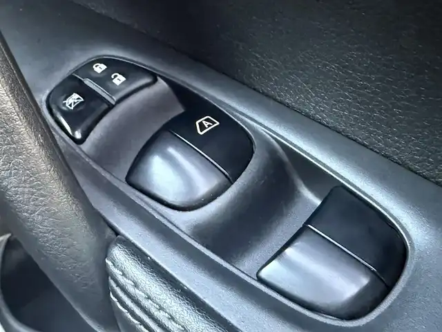 日産 エクストレイル ハイブリッド 20Xi 千葉県 2018(平30)年 7.7万km ブリリアントホワイトパール 純正SDナビ/(フルセグTV/CD/DVD/Bluetooth)/レーダークルーズコントロール/全周囲カメラ/ドライブレコーダー　前/デジタルインナーミラー/前後コーナーセンサー/ETC/純正フロアマット/純正アルミホイール/純正LEDヘッドライト/レーンキープアシスト/オートライト/スマートキー/プッシュエンジンスタート