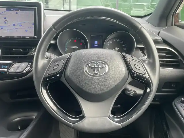 トヨタ Ｃ－ＨＲ S 和歌山県 2016(平28)年 7.4万km ダークブラウンマイカメタリック 純正ナビ/フルセグTV/（AM/FM/CD/DVD/Bluetooth）/バックカメラ/衝突軽減ブレーキ/横滑り防止機能/レーンキープアシスト/レーダークルーズコントロール/電動パーキング/オートホールド/100V電源/LEDヘッドライト/オートライト/オートマチックハイビーム/ビルトインETC/ドライブレコーダー/純正フロアマット/プッシュスタート/スマートキー