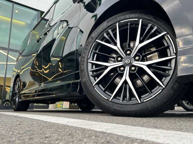 トヨタ ヴェルファイア ハイブリット Z プレミア 愛媛県 2023(令5)年 3.9万km ブラック ムーンルーフ/ワンオーナー/純正14型ナビ/フルセグTV/両側パワースライドドア/パワーバックドア/パノラミックビューモニター/ビルトインETC2.0/ドライブレコーダー/後席用フリップダウンモニター/駐車支援システム/レーダークルーズコントロール/コーナーセンサー/衝突被害軽減ブレーキ/車線逸脱防止支援システム/車線変更支援/ブラインドスポットモニター/デジタルインナーミラー/LEDヘッドランプ/デュアルオートエアコン/木目調/革巻きコンビステアリング/ステアリングヒーター/ナッパ革シート/前席/2列目シートヒーター/前席パワーシート/2列目エグゼクティブパワーシート/運転席ポジションメモリー/GRエアロ/マフラー/社外20インチアルミホイール/スマートキー/プッシュエンジンスタート/禁煙車